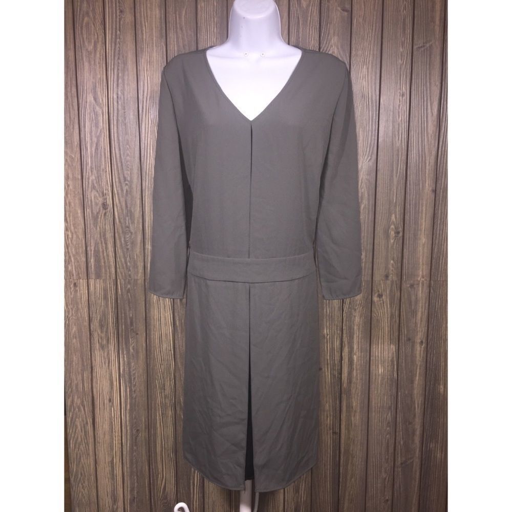 August 1 Eight size Large dress